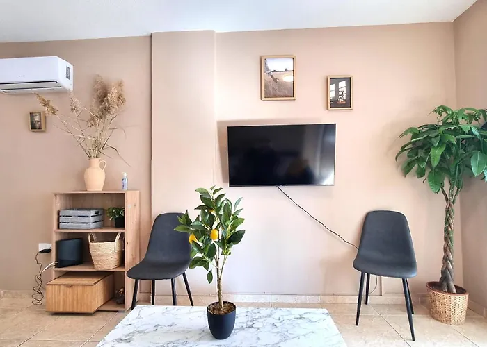 2 Beachside Apts, 5min Walk To Shore With Internet アパート ラルナカ