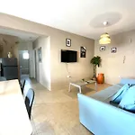 Apartment 2 Beachside Apts, 5min Walk To Shore With Internet *