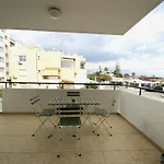 2 Beachside Apts, 5min Walk To Shore With Internet Apartment