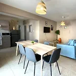 2 Beachside Apts, 5min Walk To Shore With Internet Larnaca