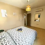2 Beachside Apts, 5min Walk To Shore With Internet Apartment