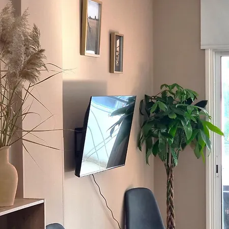 2 Beachside Apts, 5min Walk To Shore With Internet Apartment