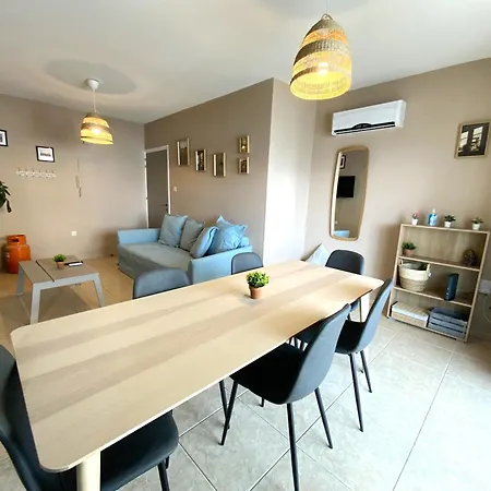 Apartamento 2 Beachside Apts, 5min Walk To Shore With Internet Larnaca