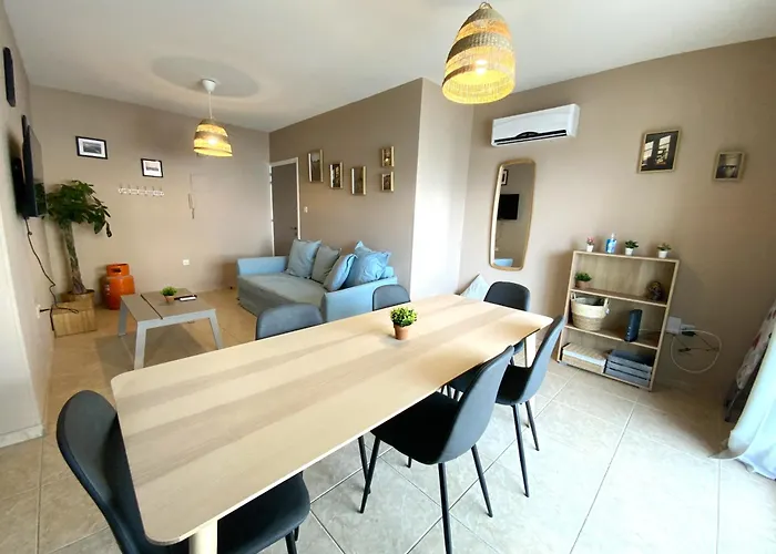 Apartmán 2 Beachside Apts, 5min Walk To Shore With Internet Larnaca